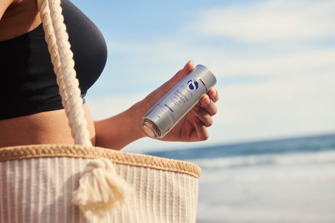 iS Clinical PerfecTint Powder SPF 40 - Ivory