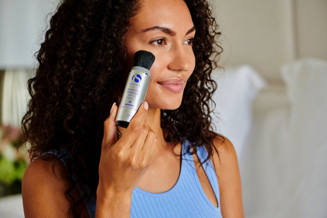 iS Clinical PerfecTint Powder SPF 40 - Bronze